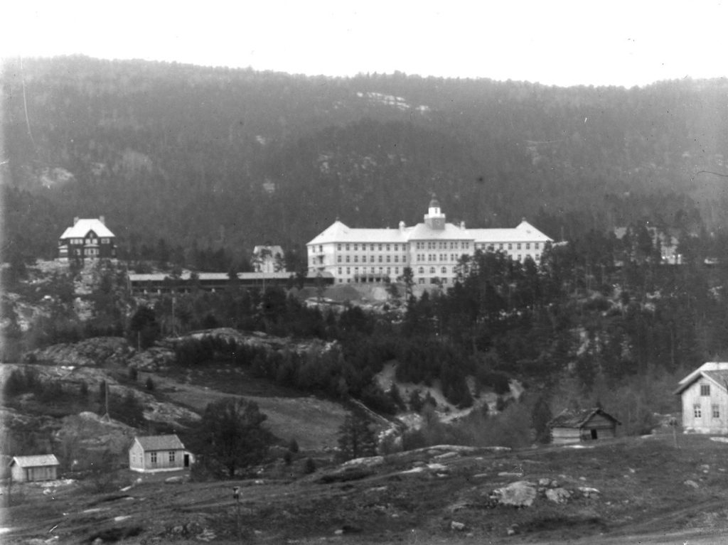 Landeskogen tuberkulosesanatorium under bygging 1912-1916. Foto: Gunerus Soot