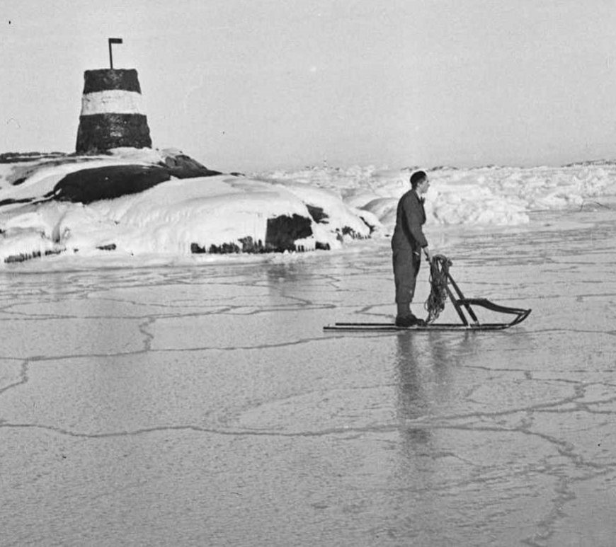 På spark langs sørlandskysten februar 1940. Foto: Leif Ødegaard
