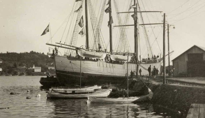 Polarskuta Fram ved Torskeholmen i Grimstad 29.09.1930