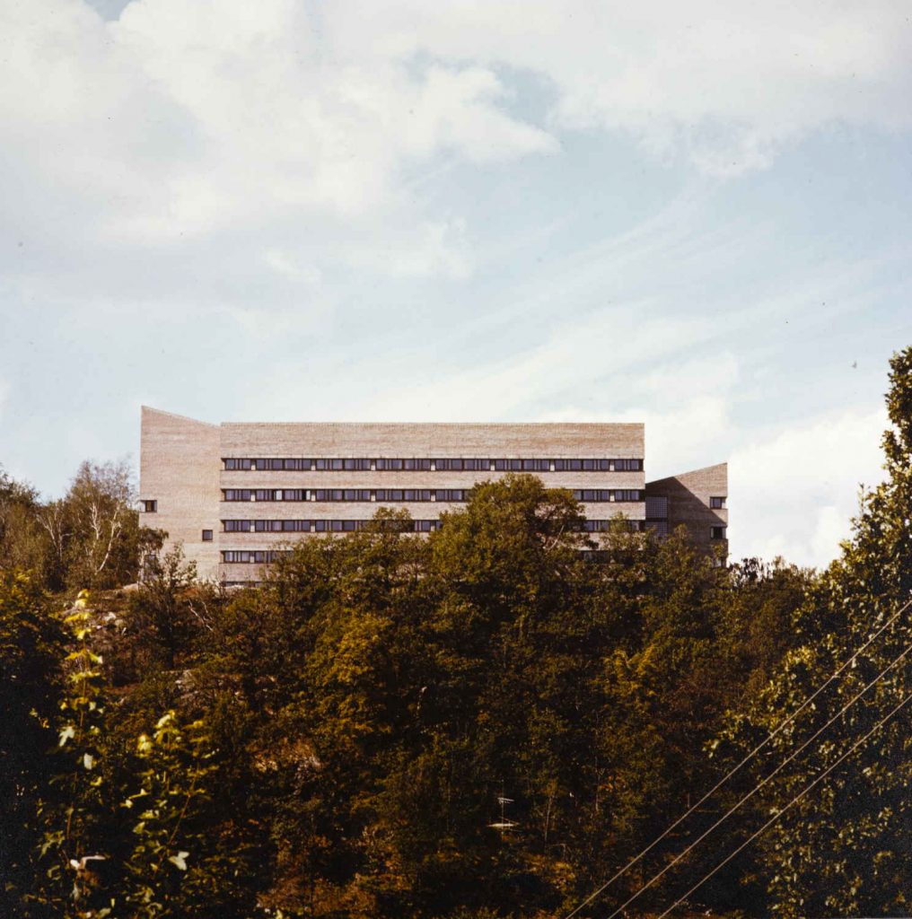 Fylkeshuset på Fløyheia i Arendal 1977