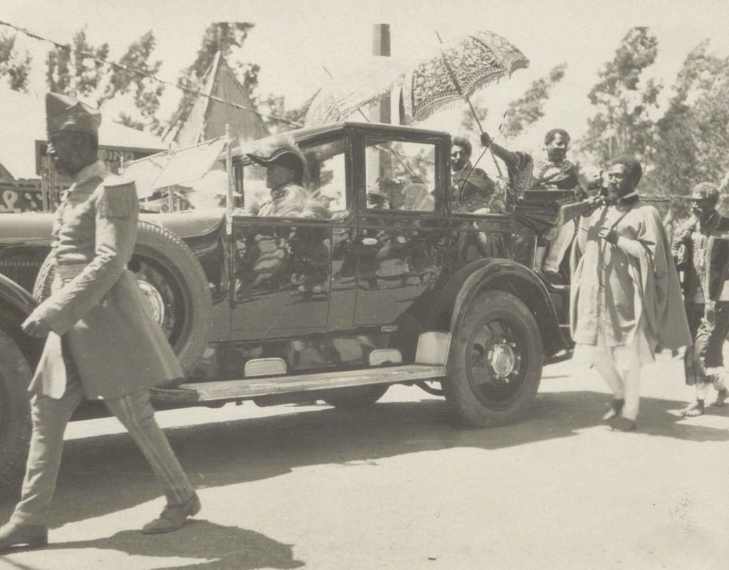 Keiser Haile Selassi i sin Rolls Royce