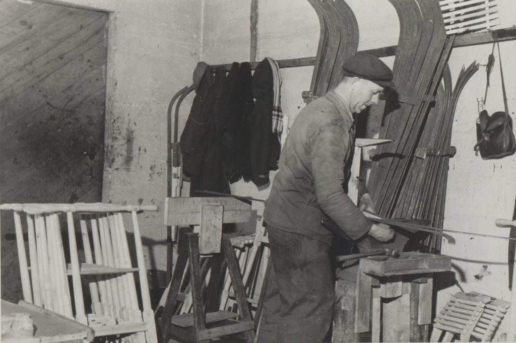 Sparkproduksjon hos K.K. Lien rundt 1949. Foto: Birger Dannevig
