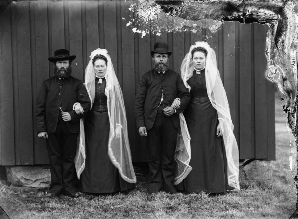 Brudepar rundt 1900. Fotograf: P.B. Melaas
