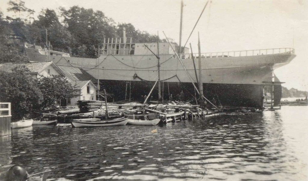 D/S "Ora" ved Bratteklev skipsverft 29.08.1923