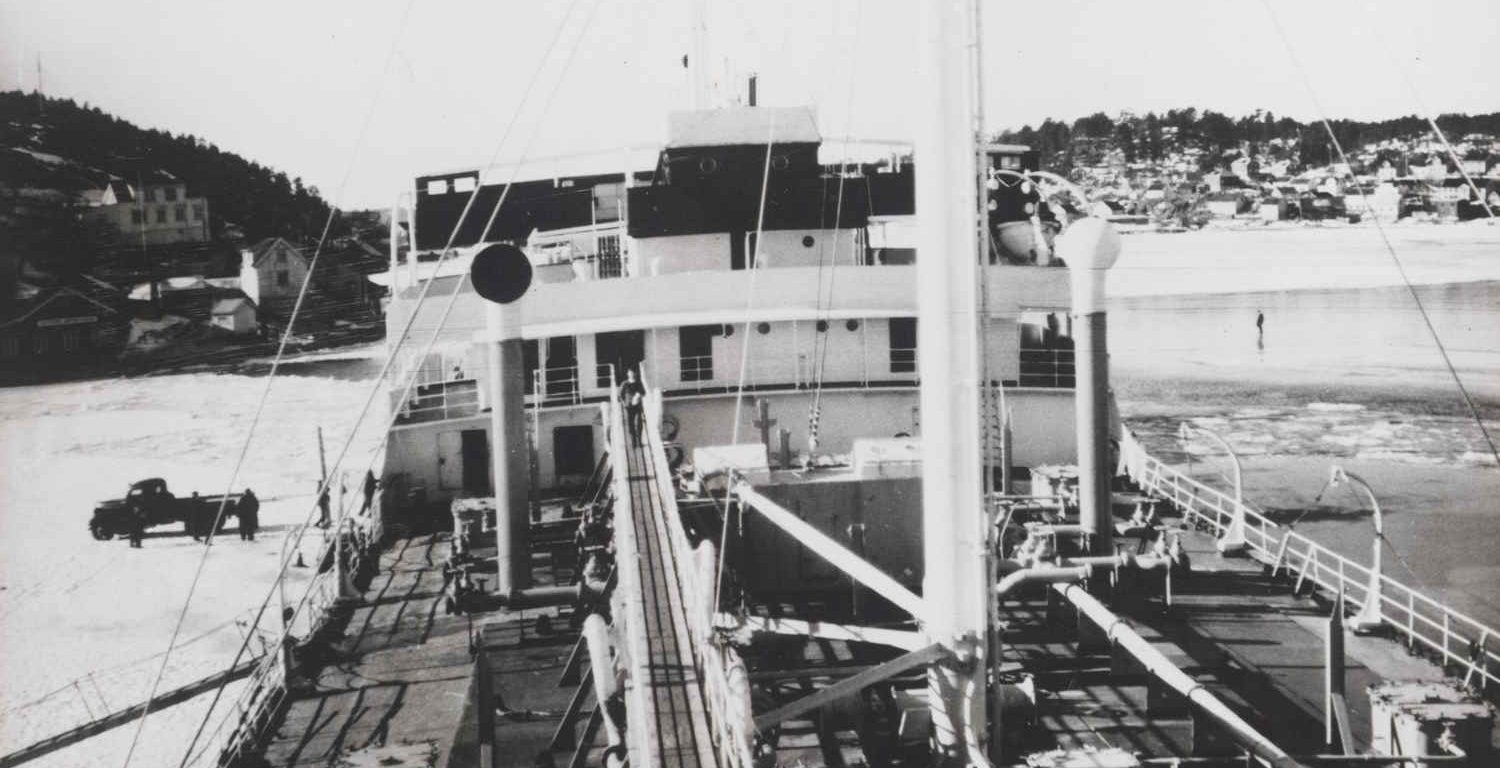 Motortankeren "Petter" på besøk i Arendal