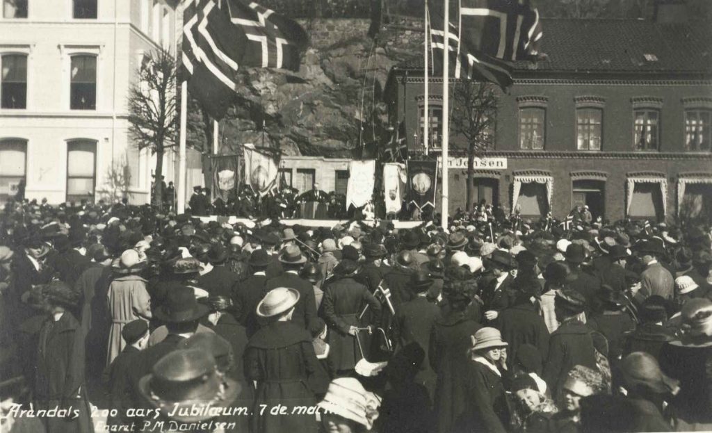 Taler på Torvet i Arendal 07.05.1923