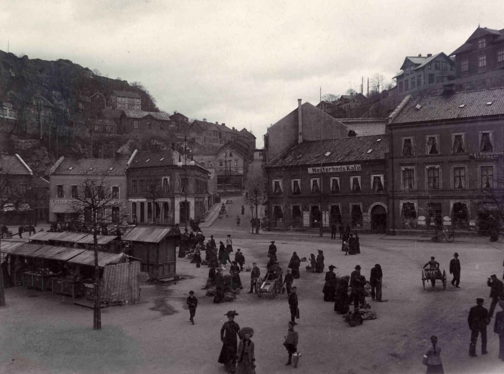 Torvet i Arendal rundt 1900