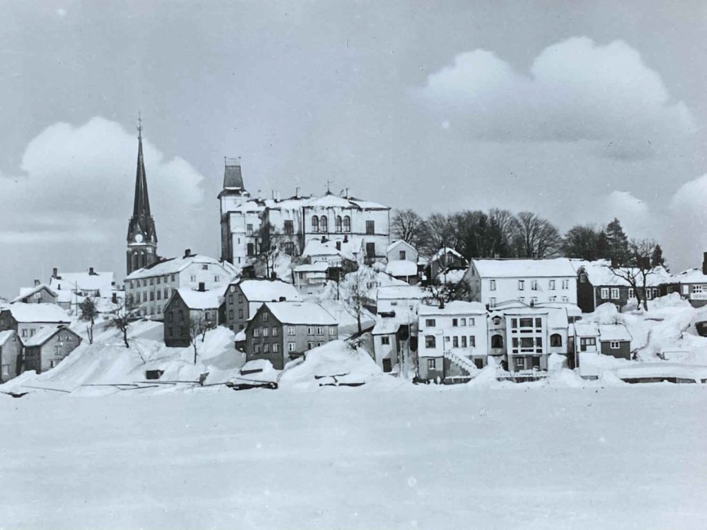 Tyholmen i Arendal etter snøværet i 1954
