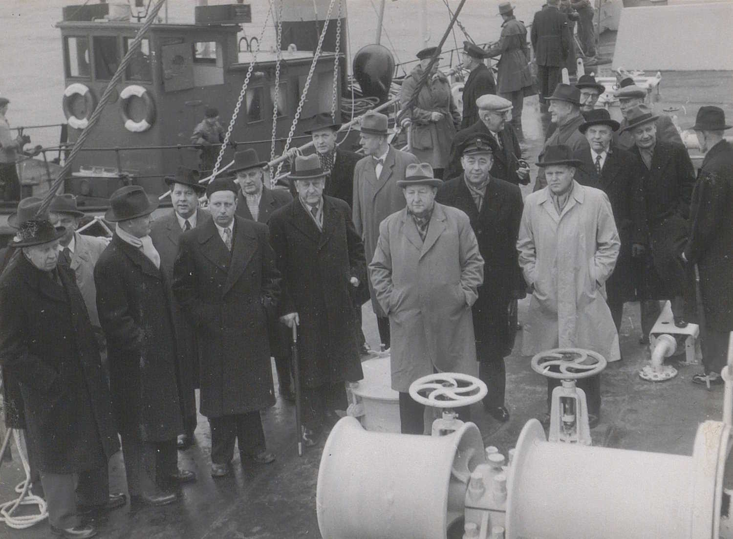 Folk om bord i M/T "Thorbjørg" under prøvetur 20.12.1951