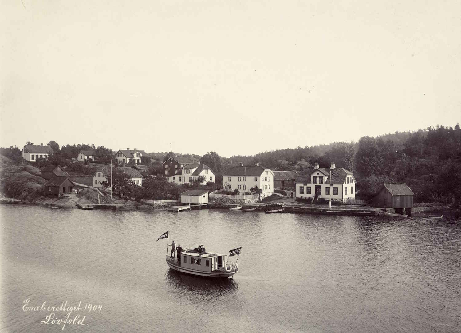 Motorbåten Turist i 1904. Foto. Løvfold
