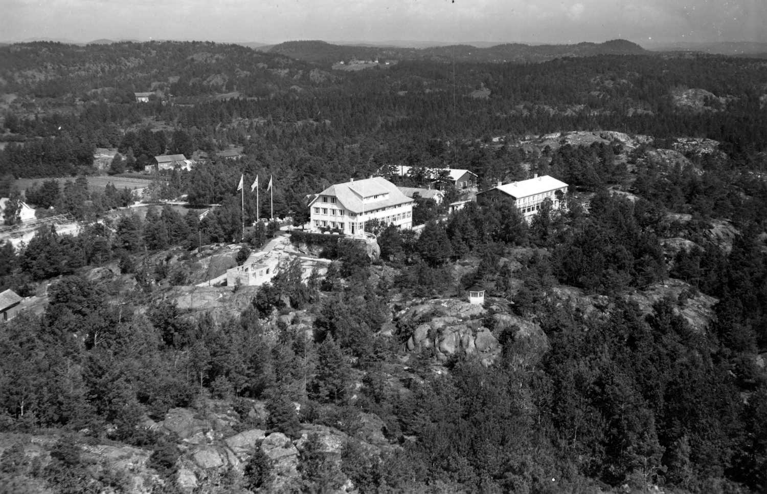 Drottningborg på Hesnes i 1950. Foto: Vilhelm Skappel, Widerøe`s Flyselskap